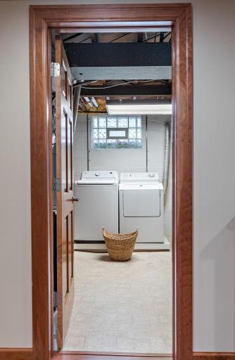 487-web-or-mls-11-4-24 Roxy Rentals - Drew (34).jpg