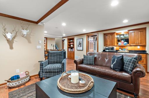 493-web-or-mls-11-4-24 Roxy Rentals - Drew (40).jpg