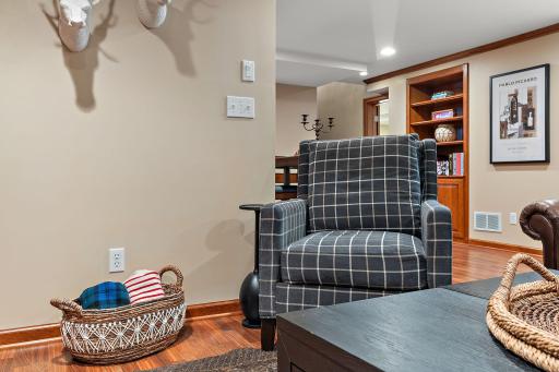 496-web-or-mls-11-4-24 Roxy Rentals - Drew (43).jpg