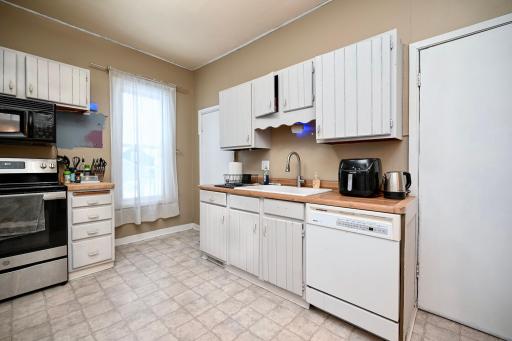 1051 W King Street, Winona, MN 55987