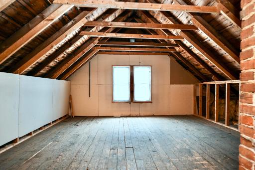 1051 W King Street, Winona, MN 55987