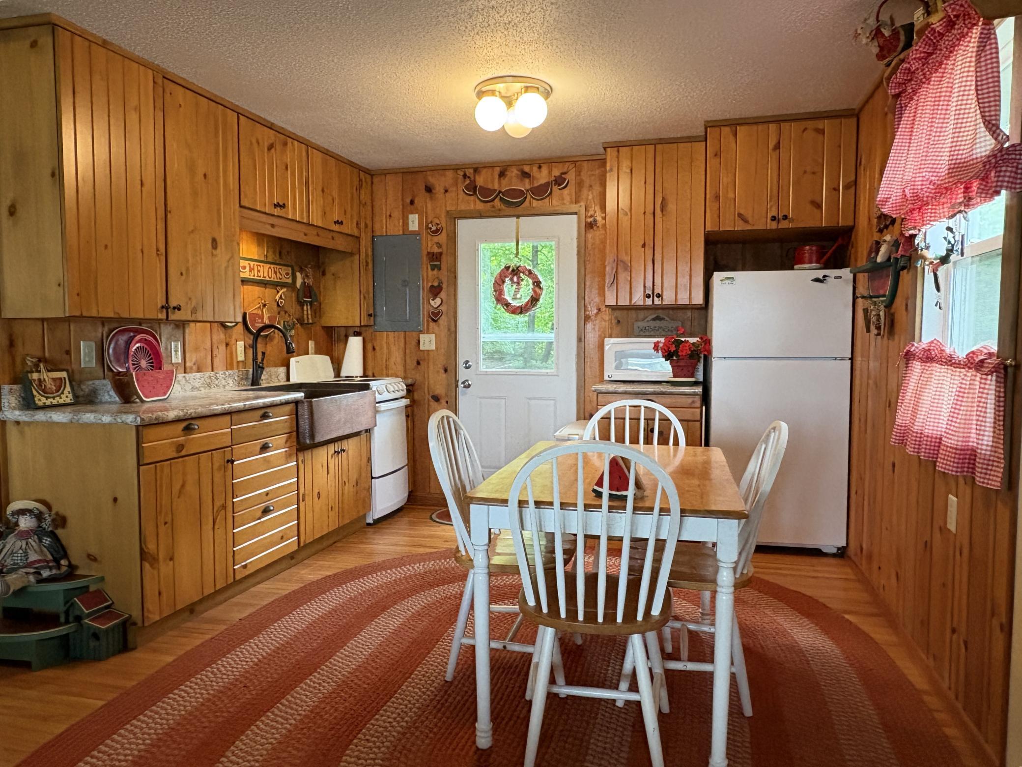 Bright Open Kitchen.JPG