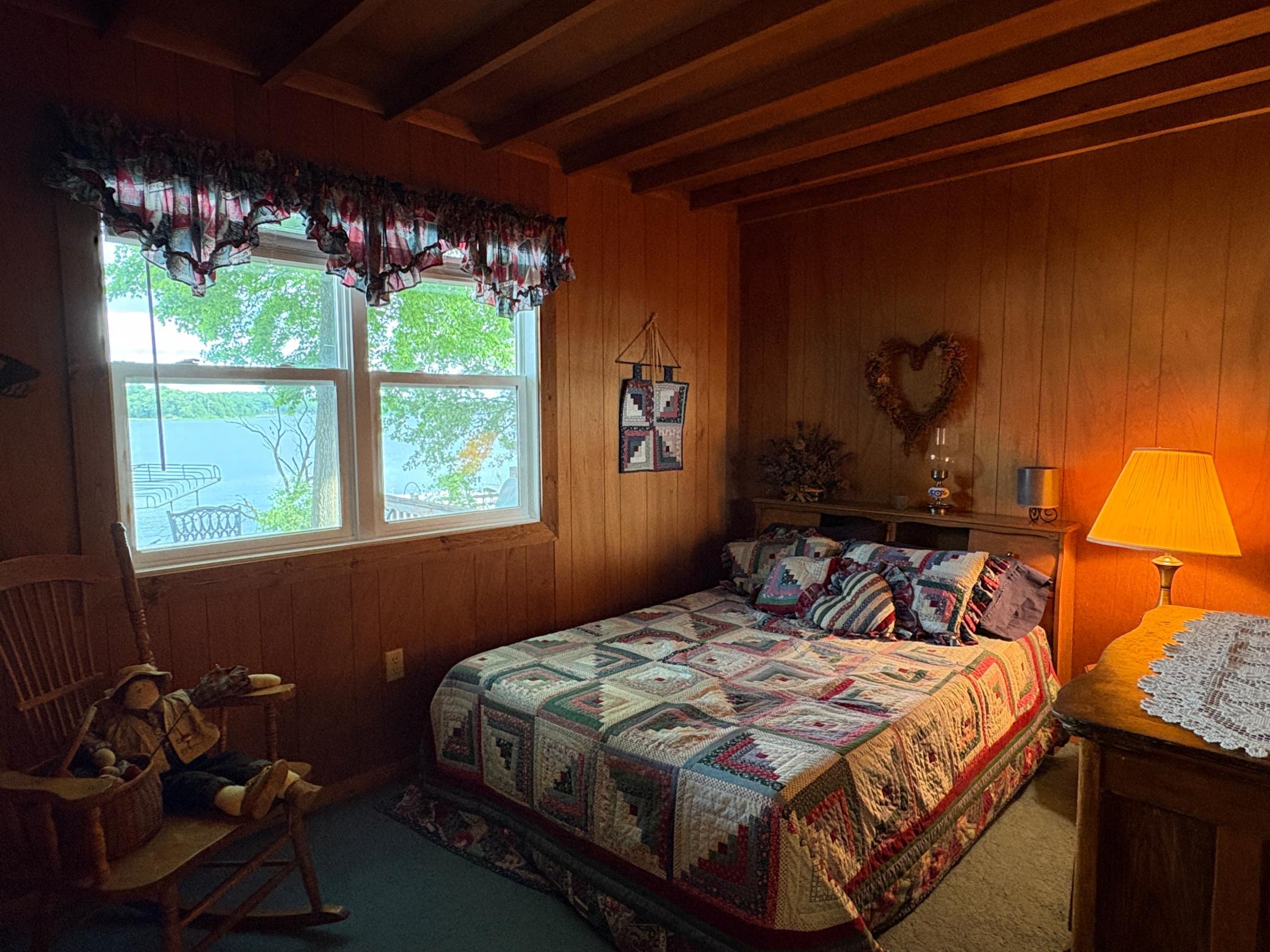 Bedroom 1.JPg