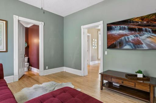 1045 Van Slyke Avenue, Saint Paul, MN 55103