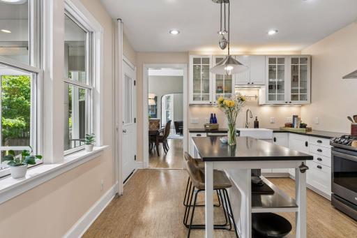 1045 Van Slyke Avenue, Saint Paul, MN 55103