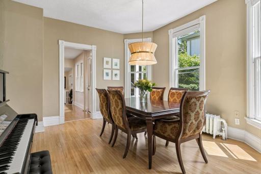 1045 Van Slyke Avenue, Saint Paul, MN 55103