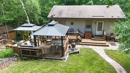 Charming 1BR/1BA year-round cabin w/wraparound deck