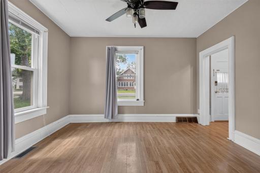 317 S 4th Street, Le Sueur, MN 56058