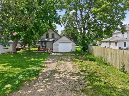 317 S 4th Street, Le Sueur, MN 56058
