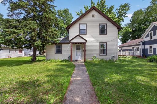 317 S 4th Street, Le Sueur, MN 56058