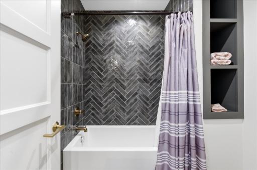9810 Sky Lane, Eden Prairie, MN 55347