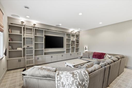 9810 Sky Lane, Eden Prairie, MN 55347