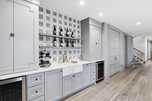 9810 Sky Lane, Eden Prairie, MN 55347