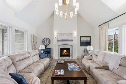 9810 Sky Lane, Eden Prairie, MN 55347