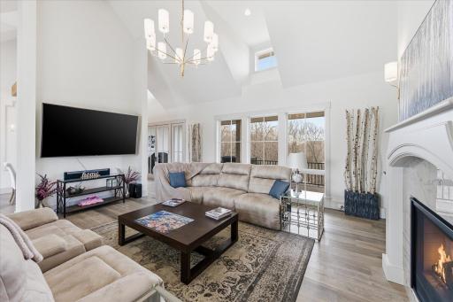 9810 Sky Lane, Eden Prairie, MN 55347