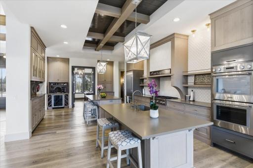 9810 Sky Lane, Eden Prairie, MN 55347