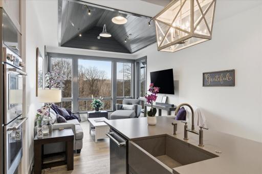9810 Sky Lane, Eden Prairie, MN 55347