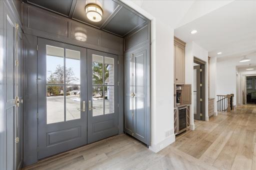9810 Sky Lane, Eden Prairie, MN 55347