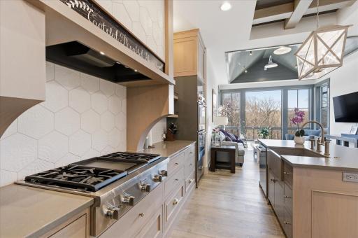 9810 Sky Lane, Eden Prairie, MN 55347