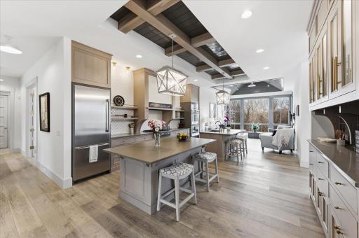 9810 Sky Lane, Eden Prairie, MN 55347