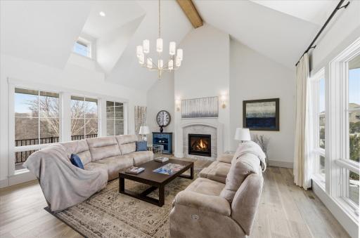 9810 Sky Lane, Eden Prairie, MN 55347