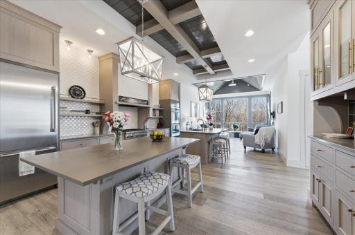 9810 Sky Lane, Eden Prairie, MN 55347
