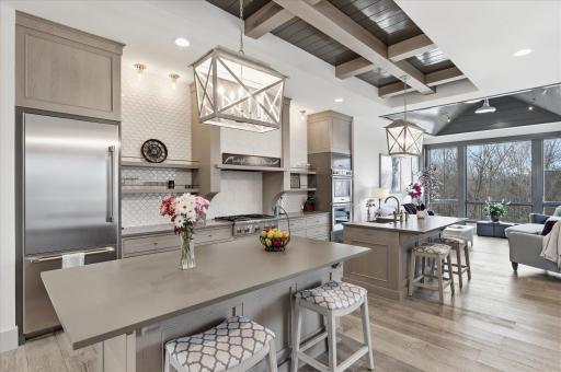 9810 Sky Lane, Eden Prairie, MN 55347