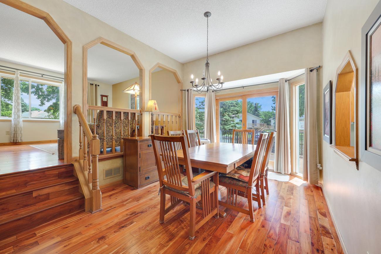 Tall ceilings; gorgeous flooring, deck access
