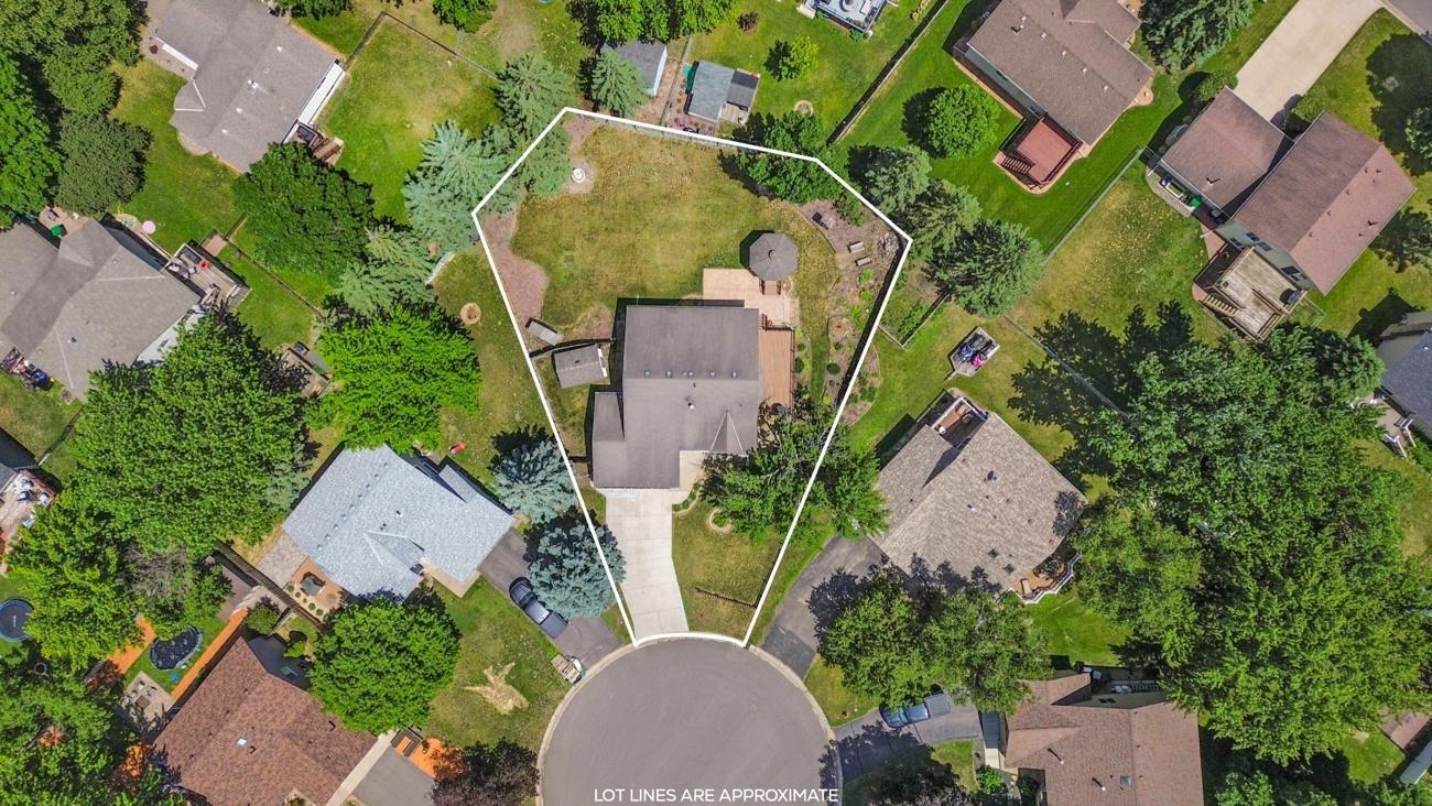 Lot lines - fully fenced back yard with gate, shed & gazebo