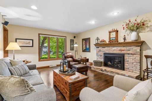 1359 Cherry Hill Road, Saint Paul, MN 55118