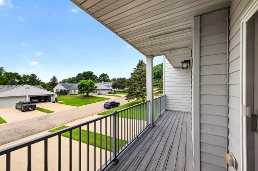 NEW TREX DECKING & HANDRAILS