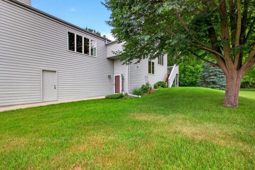 SIDE YARD