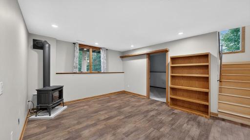 VINYL PLANK FLOORING