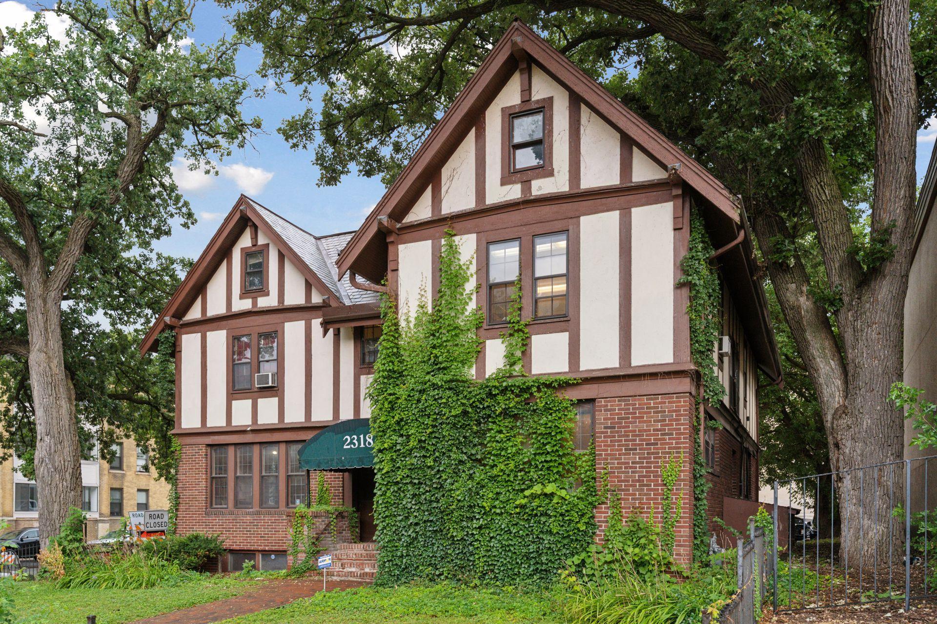 2318 1st Avenue South - The HoM Group - 0002.jpg