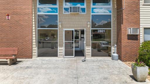 2801 Flag Avenue N, 212, Minneapolis, MN 55427