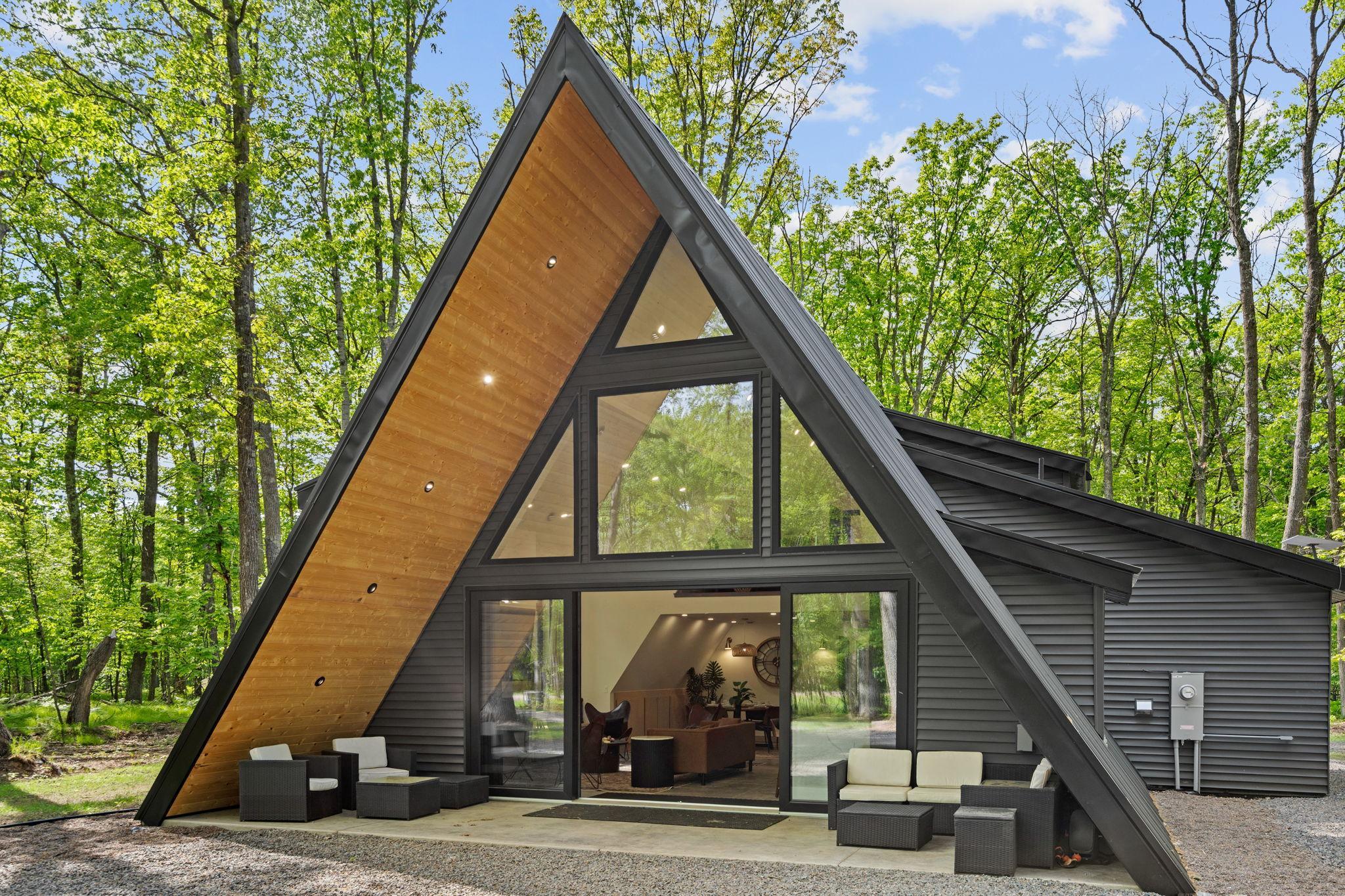 4-web-or-mls-42991 Furey Rd-4.jpg