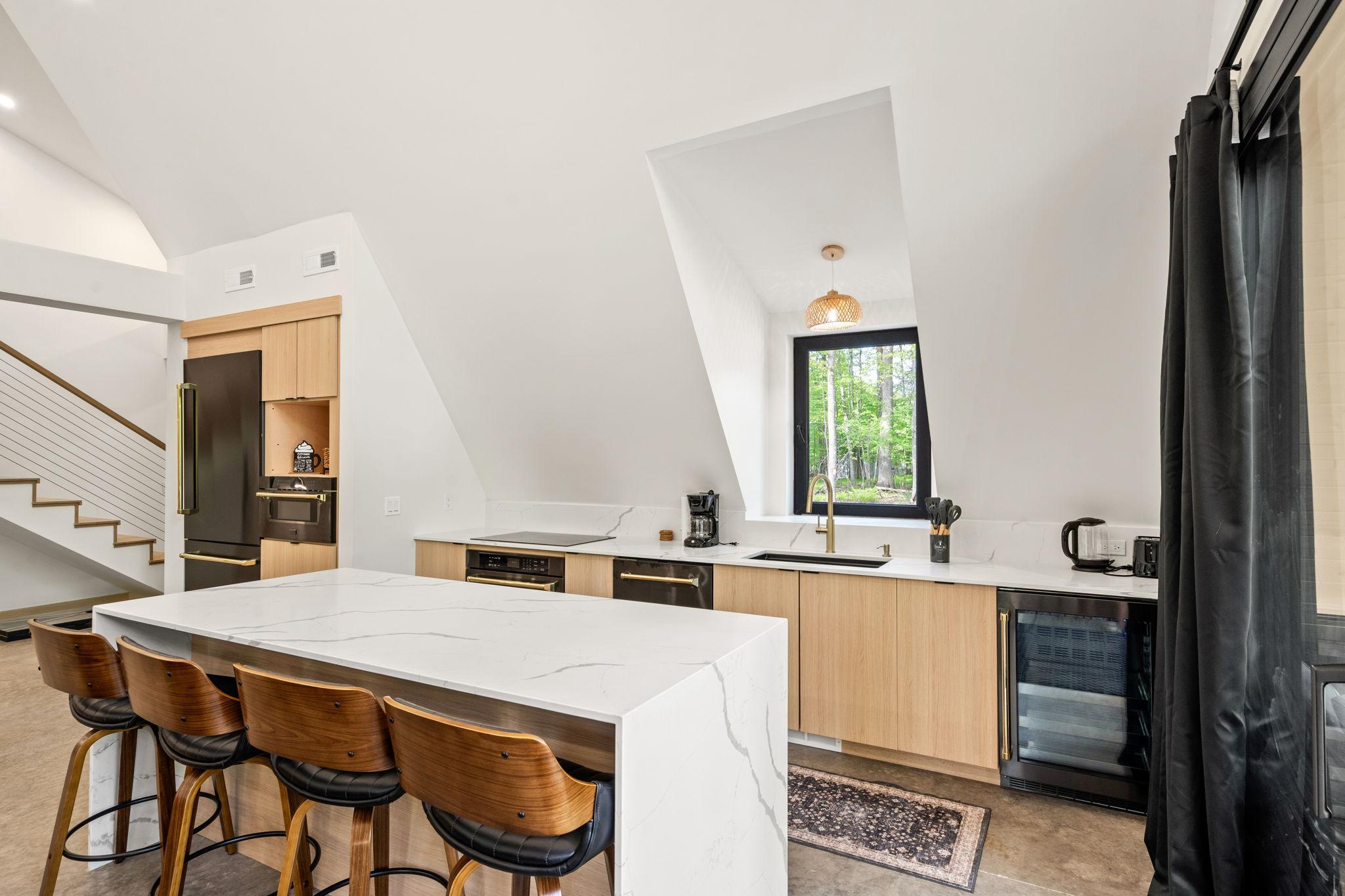 44-web-or-mls-42991 Furey Rd-44.jpg