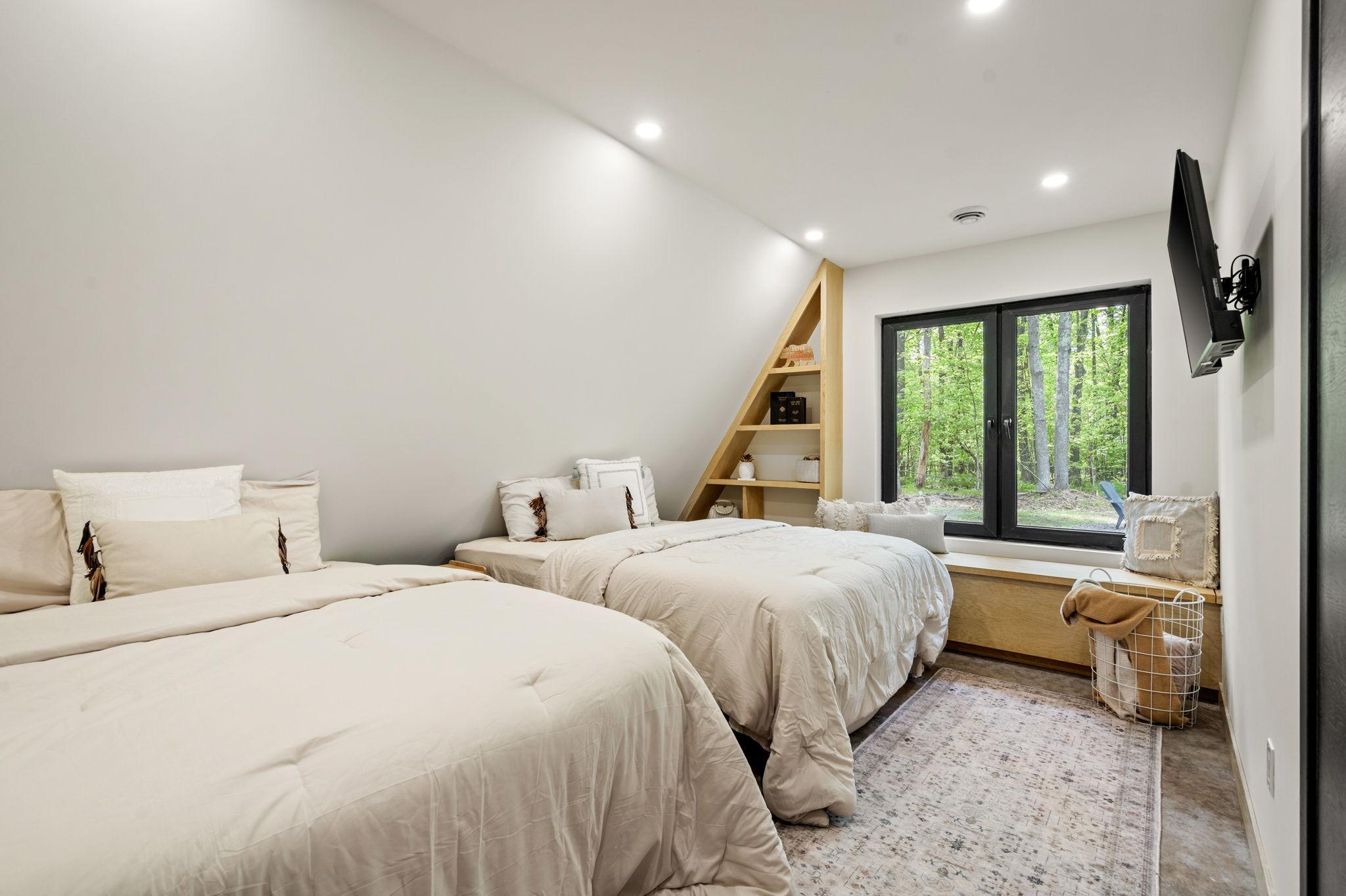55-web-or-mls-42991 Furey Rd-55.jpg