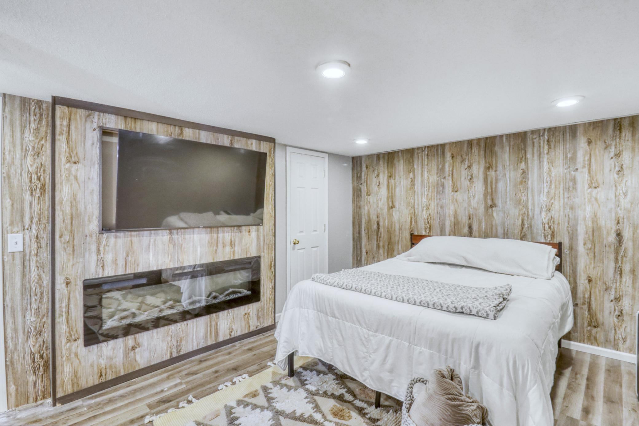 Basement Bedroom1_1 (3).JPG