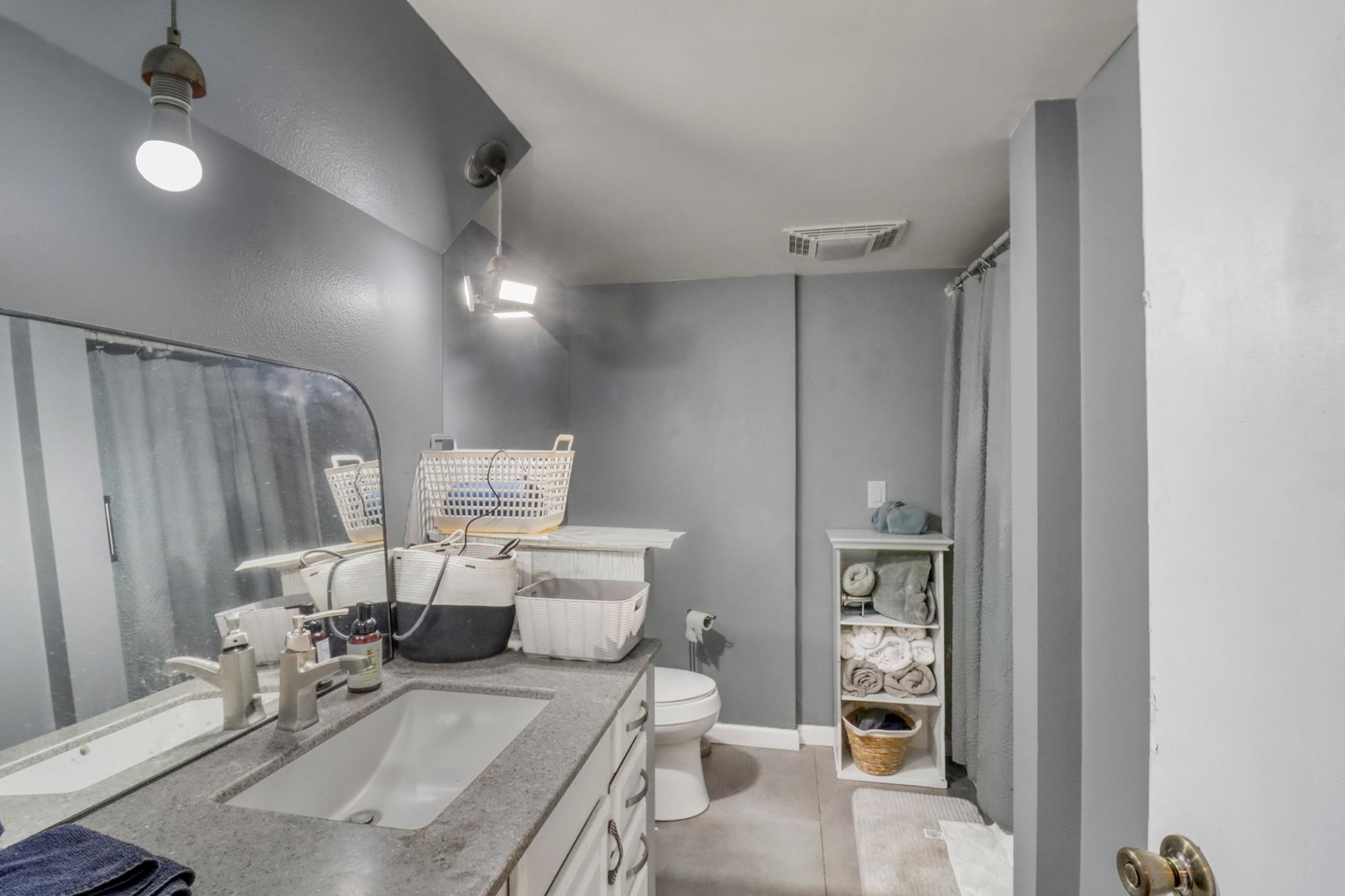 Basement Bathroom 1_1 (5).JPG