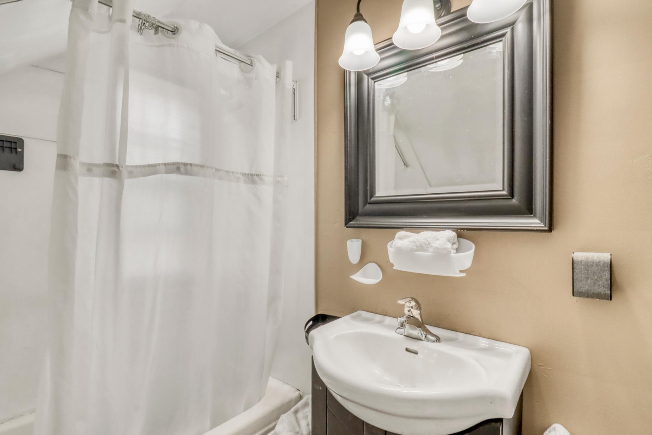 Upstairs Bathroom1_1 (4).JPG