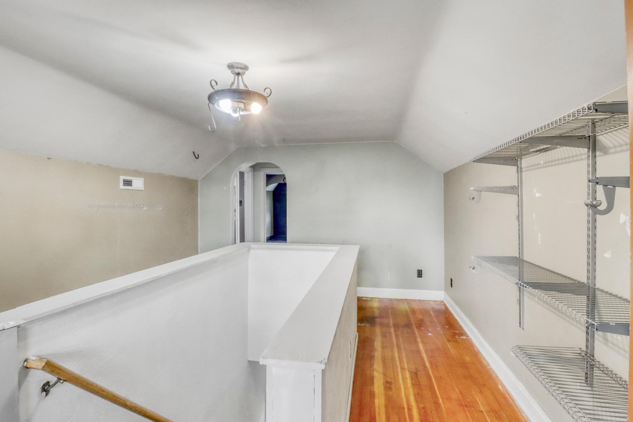 Upstairs1_1.JPG