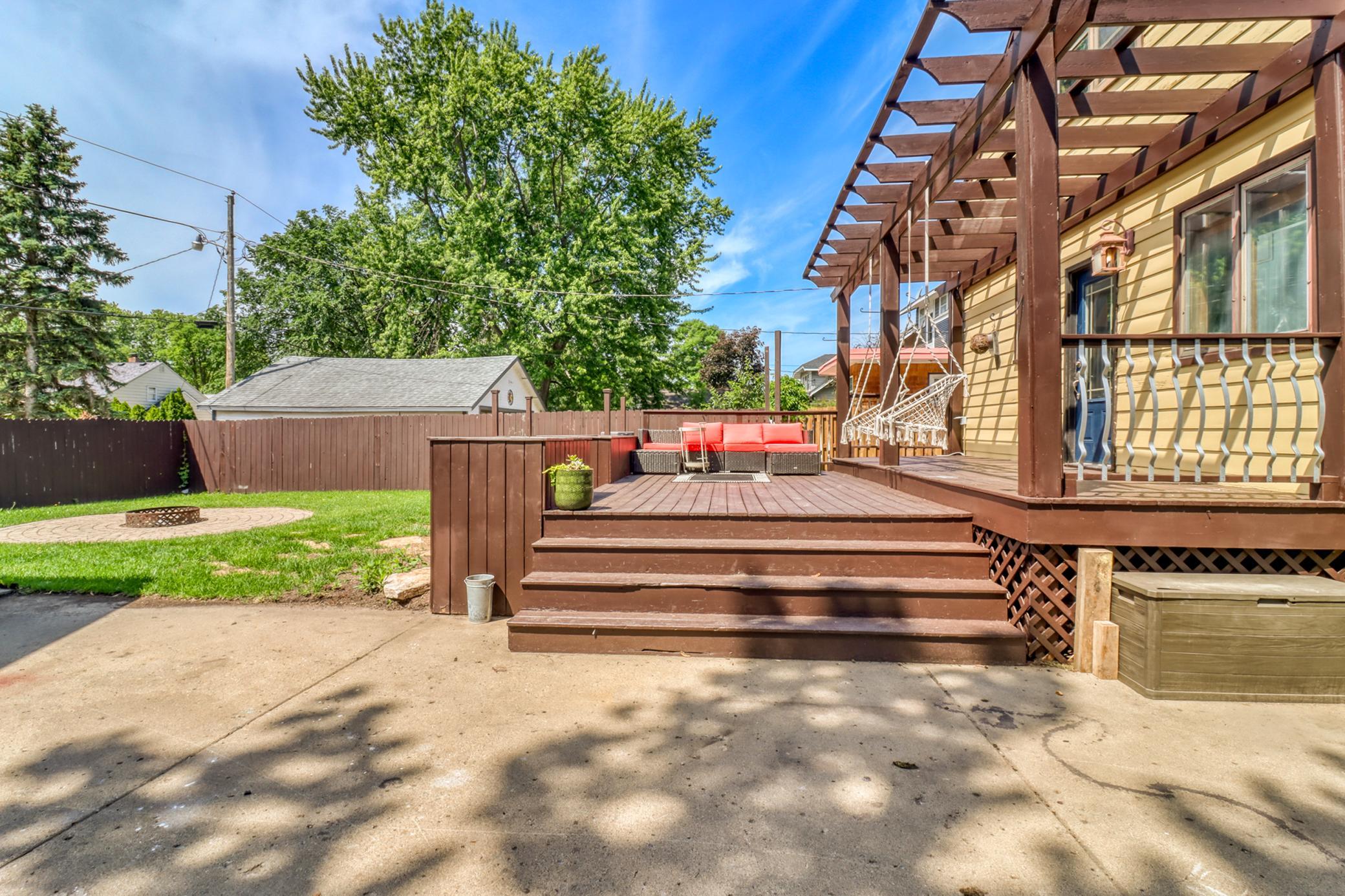 Backyard1_1 (3).JPG