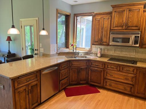 868 Bavaria Hills Terrace, Chaska, MN 55318