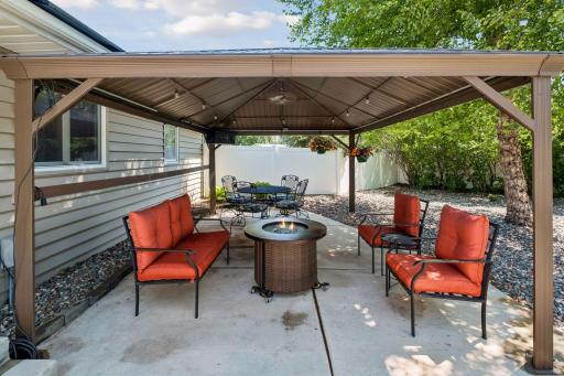 2134 Shale Lane, Saint Paul, MN 55122