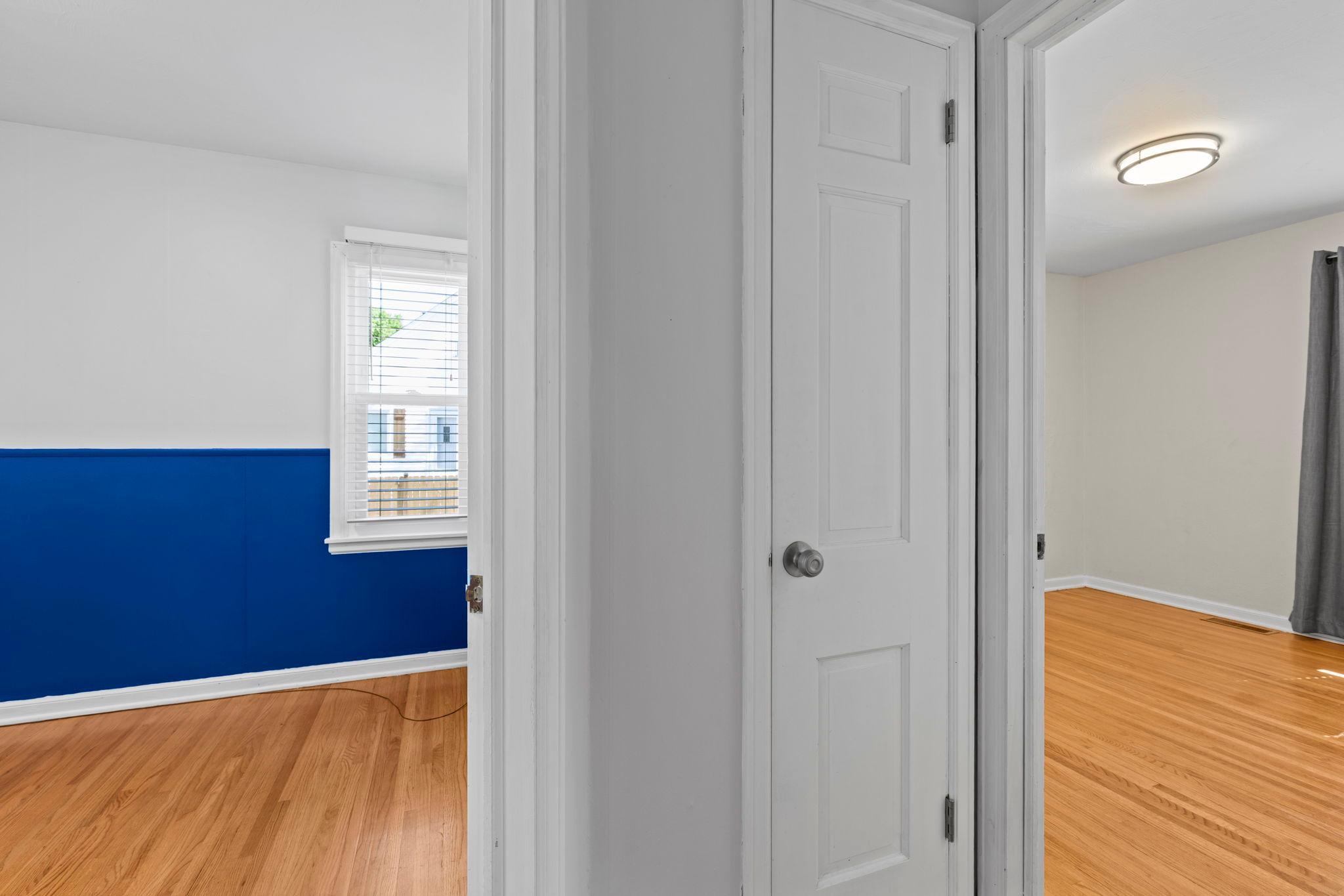 21-web-or-mls-7032 Stevens Ave-111.JPG
