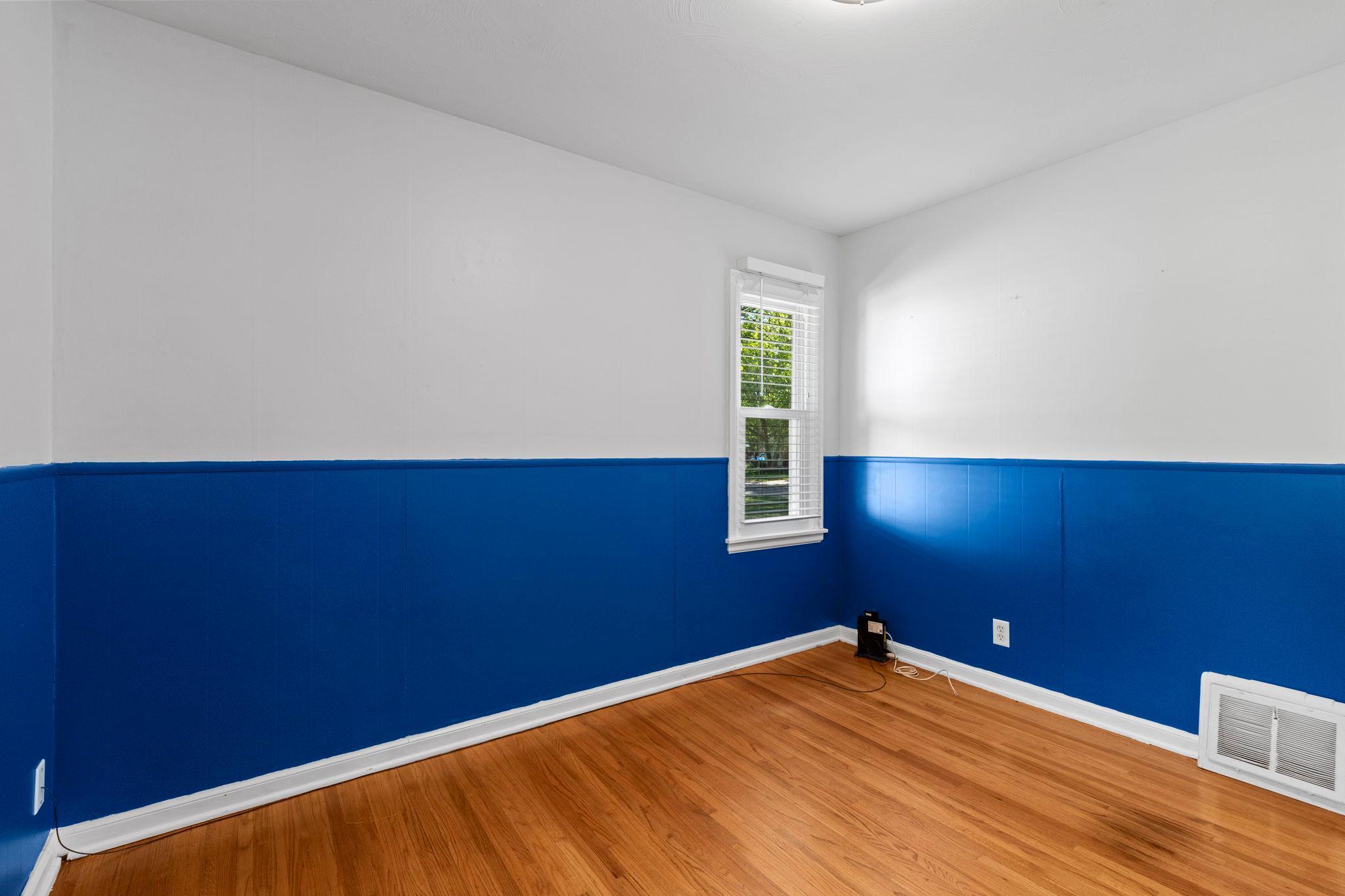 25-web-or-mls-7032 Stevens Ave-123.JPG