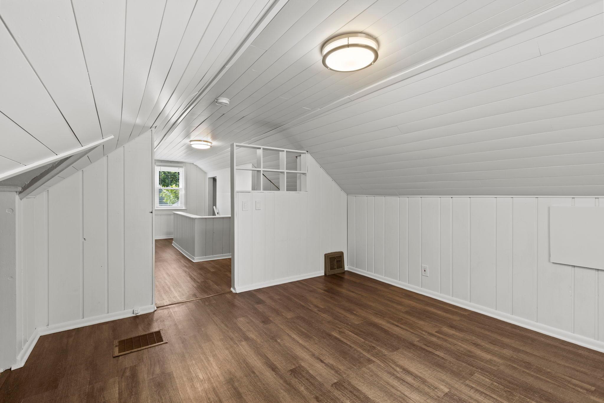 39-web-or-mls-7032 Stevens Ave-165.JPG