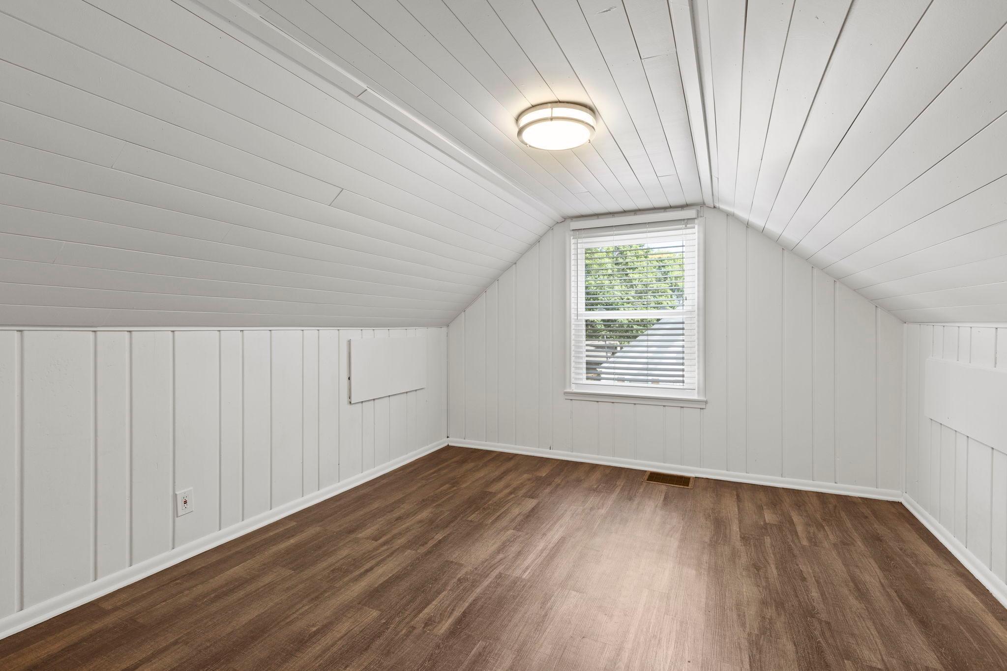 37-web-or-mls-7032 Stevens Ave-159.JPG