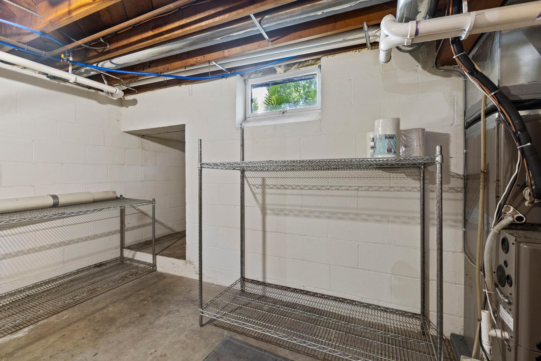 49-web-or-mls-7032 Stevens Ave-102.JPG